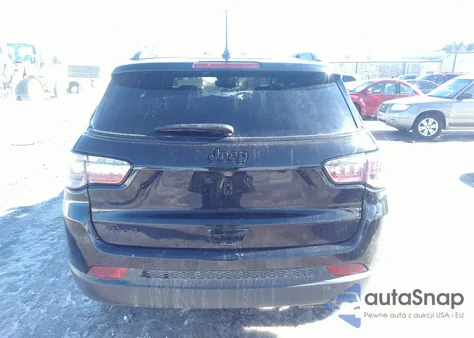 2022 Jeep Compass Altitude 4X4 z USA, uszkodzony, nr VIN 3C4NJDBB5NT198996